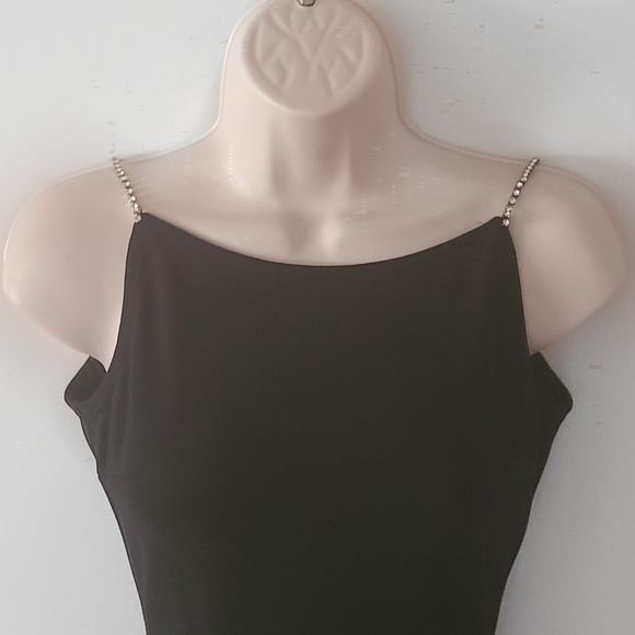 Black Bodyhugging Slinkly Gown - Picture 5 of 15